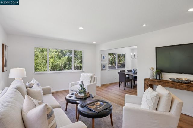 135 Canon Dr, Orinda, CA 94563