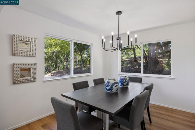 135 Canon Dr, Orinda, CA 94563