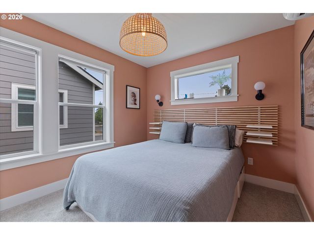 8838 N Drummond Ave, Portland, OR 97217
