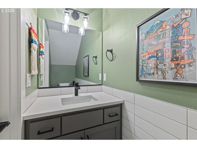 8838 N Drummond Ave, Portland, OR 97217