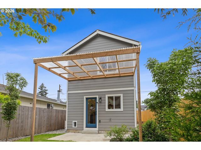 8838 N Drummond Ave, Portland, OR 97217