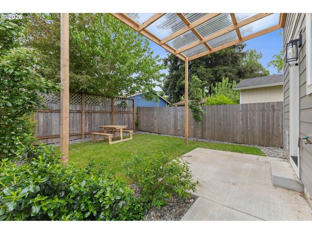8838 N Drummond Ave, Portland, OR 97217