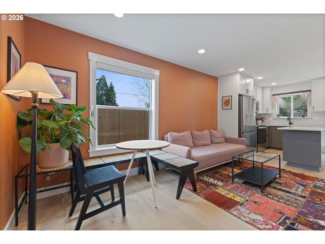 8838 N Drummond Ave, Portland, OR 97217