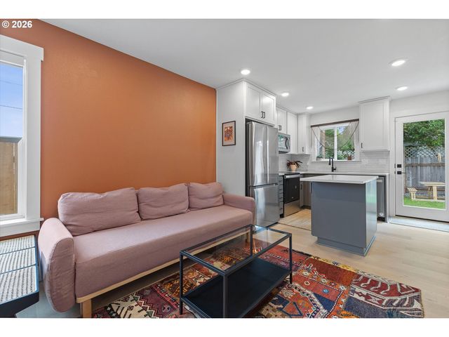 8838 N Drummond Ave, Portland, OR 97217