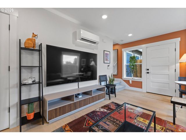 8838 N Drummond Ave, Portland, OR 97217