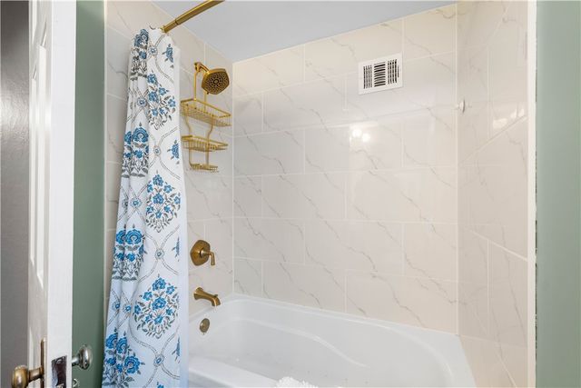 1050 Firwood Dr, Mt Lebanon, PA 15243