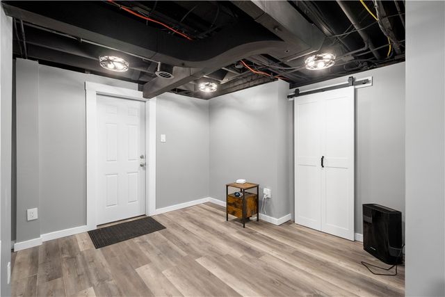 1050 Firwood Dr, Mt Lebanon, PA 15243