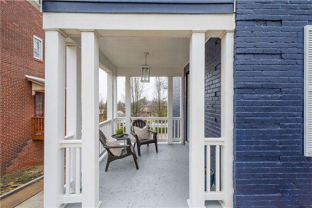 1050 Firwood Dr, Mt Lebanon, PA 15243