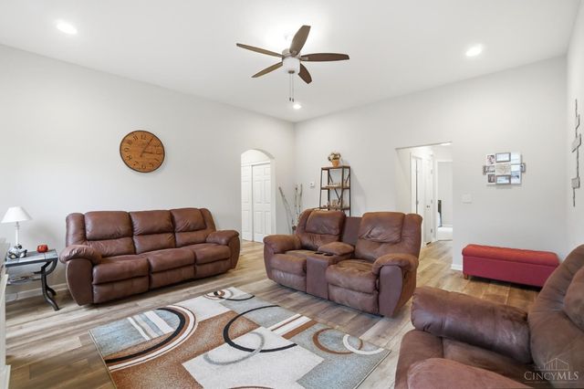 4264 Hunting Hawk Drive, Turtle Creek Twp, OH 45036