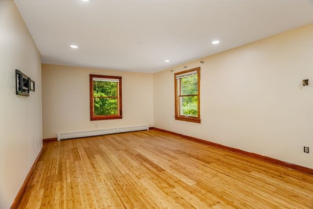 100 Stone Bridge Rd, Templeton, MA 01468