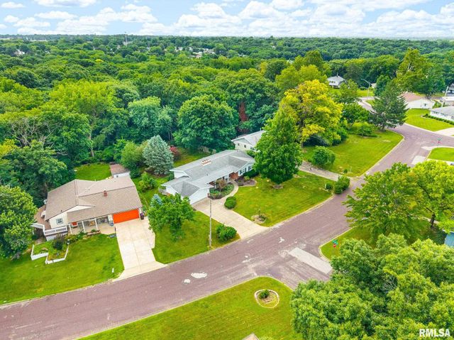 6314 N ROBINWOOD Drive, Peoria, IL 61614