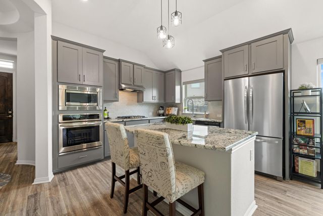 608 Roaming DR, Hutto, TX 78634