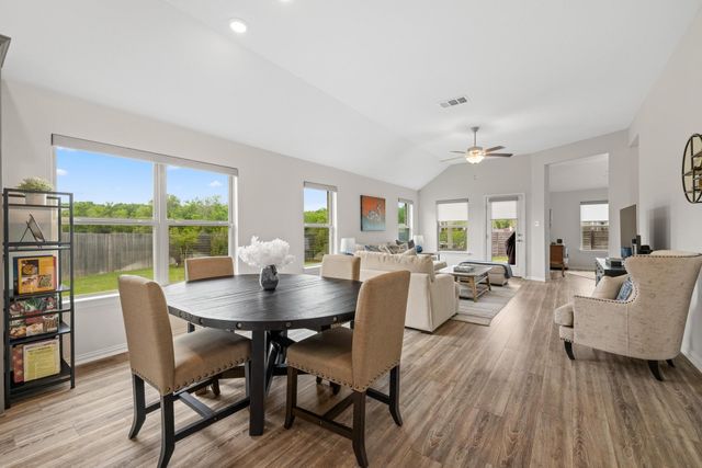 608 Roaming DR, Hutto, TX 78634
