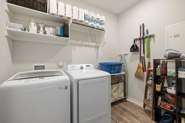 608 Roaming DR, Hutto, TX 78634