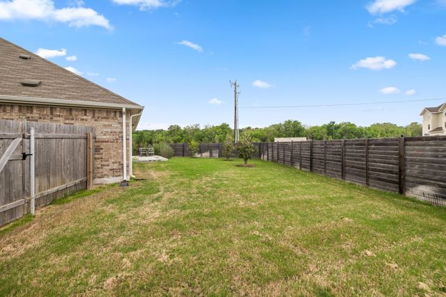 608 Roaming DR, Hutto, TX 78634