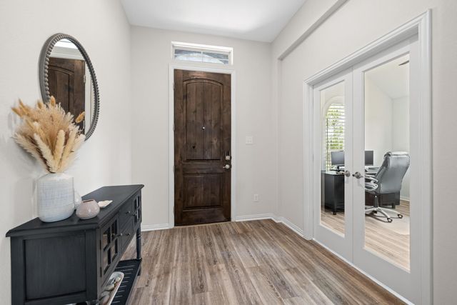 608 Roaming DR, Hutto, TX 78634