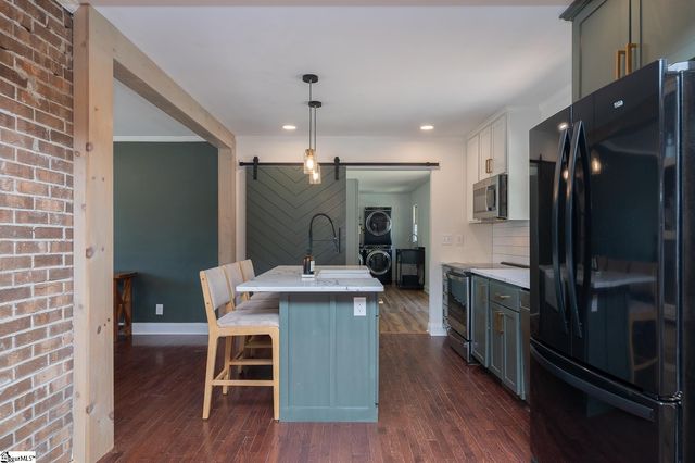 206 Mountain Crest Drive, Taylors, SC 29687