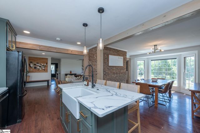 206 Mountain Crest Drive, Taylors, SC 29687