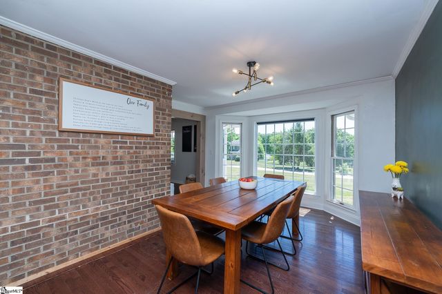 206 Mountain Crest Drive, Taylors, SC 29687