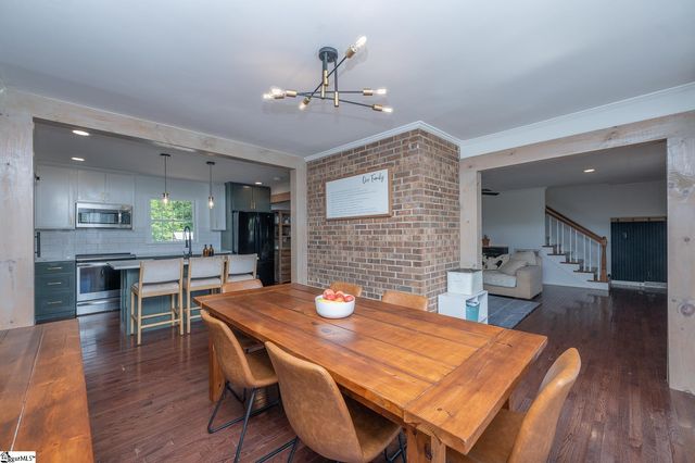 206 Mountain Crest Drive, Taylors, SC 29687