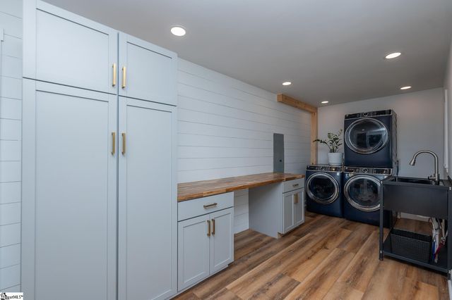 206 Mountain Crest Drive, Taylors, SC 29687