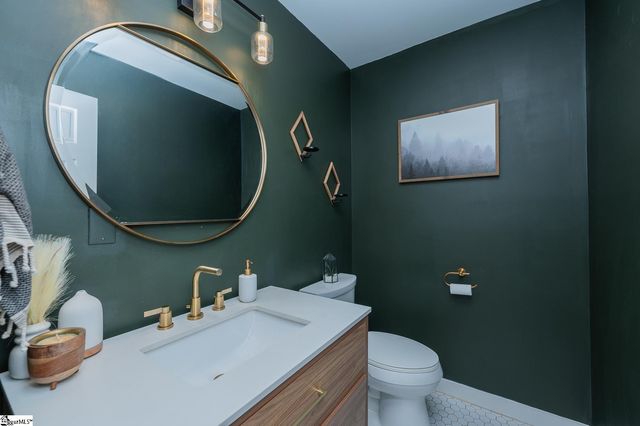 206 Mountain Crest Drive, Taylors, SC 29687