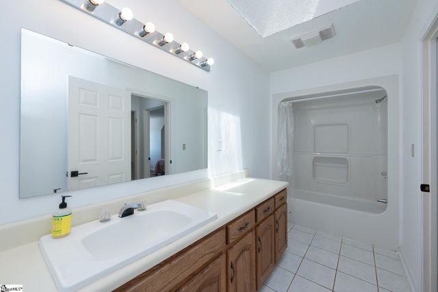 206 Mountain Crest Drive, Taylors, SC 29687