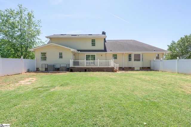 206 Mountain Crest Drive, Taylors, SC 29687