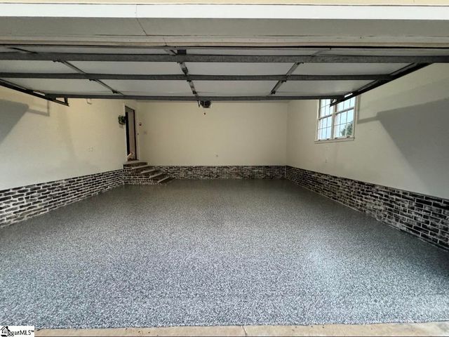 206 Mountain Crest Drive, Taylors, SC 29687