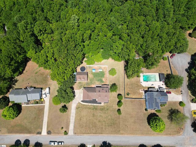 206 Mountain Crest Drive, Taylors, SC 29687