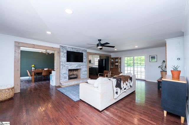 206 Mountain Crest Drive, Taylors, SC 29687