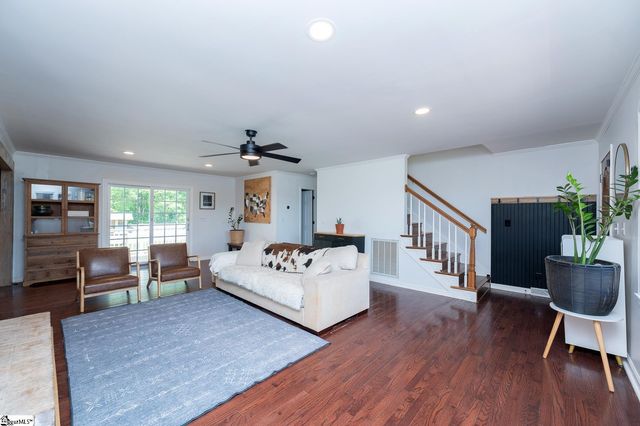 206 Mountain Crest Drive, Taylors, SC 29687