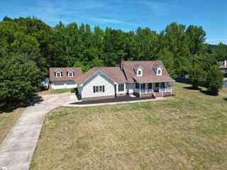 206 Mountain Crest Drive, Taylors, SC 29687