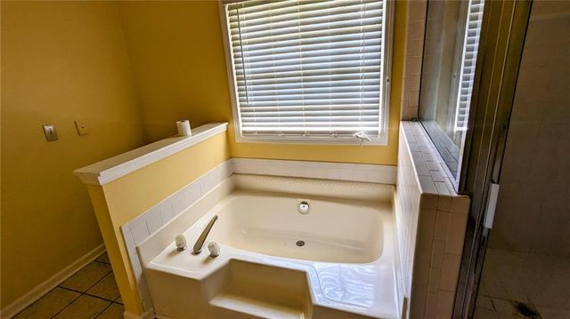 1810 Rockside Lane, Snellville, GA 30078