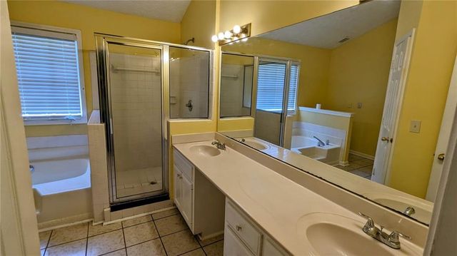 1810 Rockside Lane, Snellville, GA 30078