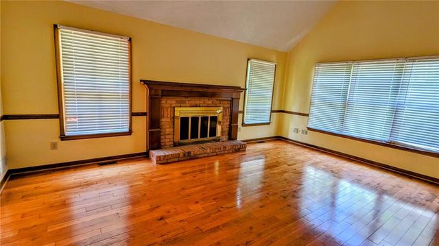 1810 Rockside Lane, Snellville, GA 30078