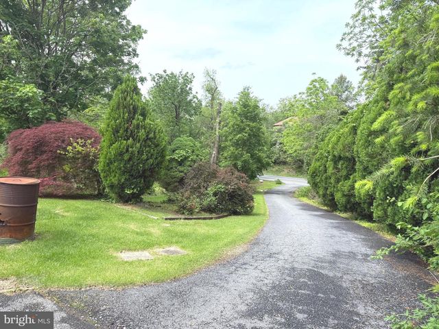 446 N NYES ROAD, Harrisburg, PA 17112
