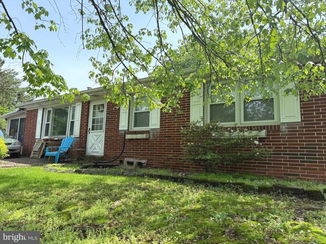 446 N NYES ROAD, Harrisburg, PA 17112