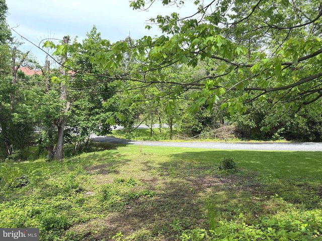 446 N NYES ROAD, Harrisburg, PA 17112