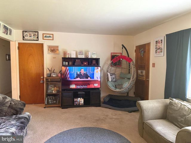 446 N NYES ROAD, Harrisburg, PA 17112