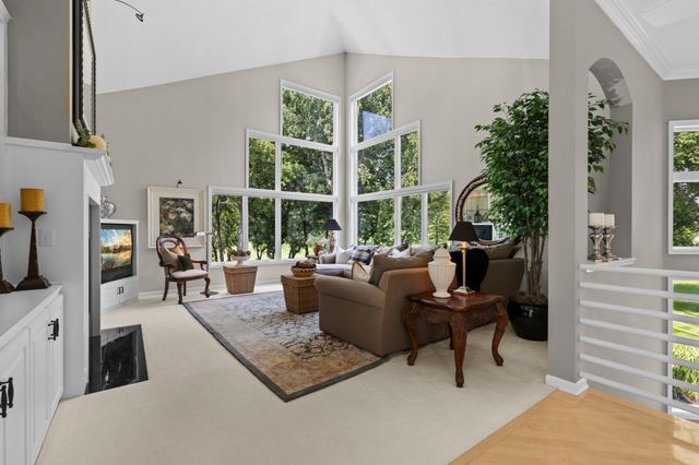 6985 Howard Lane, Eden Prairie, MN 55346