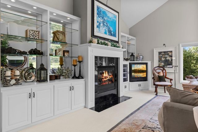 6985 Howard Lane, Eden Prairie, MN 55346