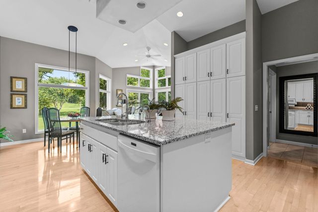 6985 Howard Lane, Eden Prairie, MN 55346