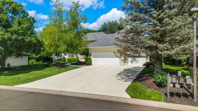 6985 Howard Lane, Eden Prairie, MN 55346