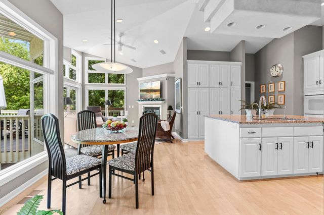 6985 Howard Lane, Eden Prairie, MN 55346