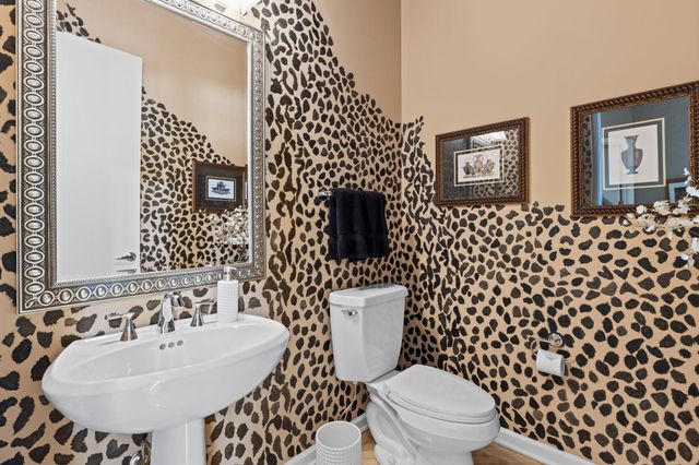 6985 Howard Lane, Eden Prairie, MN 55346