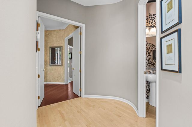 6985 Howard Lane, Eden Prairie, MN 55346