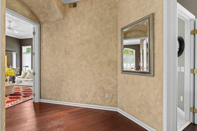 6985 Howard Lane, Eden Prairie, MN 55346