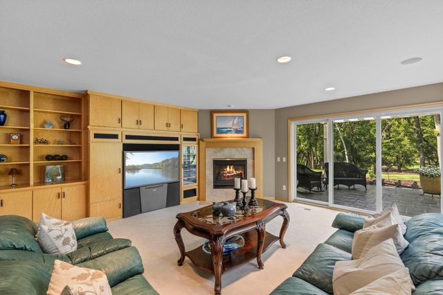 6985 Howard Lane, Eden Prairie, MN 55346