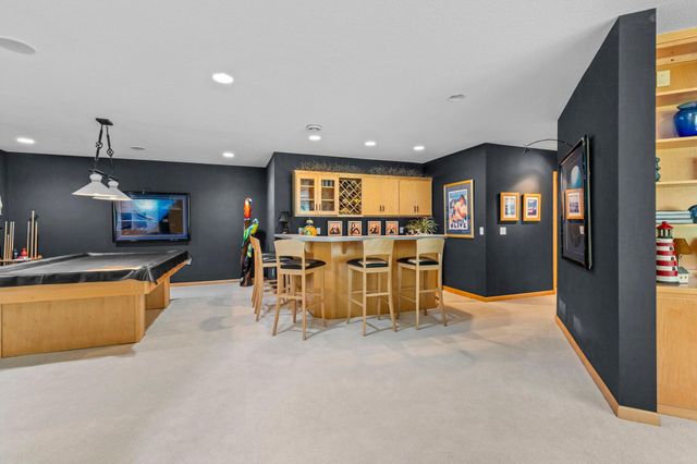 6985 Howard Lane, Eden Prairie, MN 55346